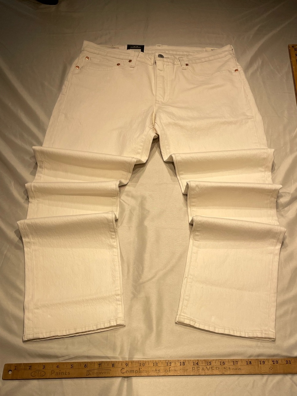 Levi’s Made & Crafted – Big E (34/32) 511 Slim Off White/Cream Denim Jeans